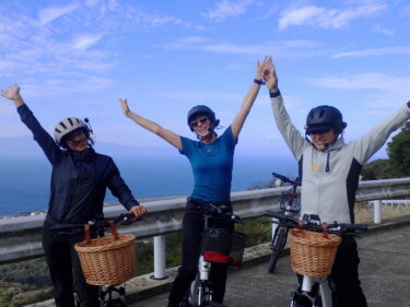 サイクリングで山登り＆三原山トレッキングに挑戦♪